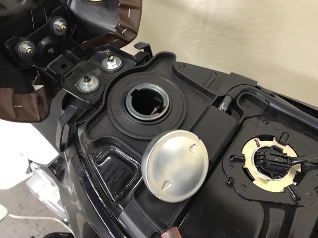*燃料タンク容量3,8L *燃料タンク容量3,8L