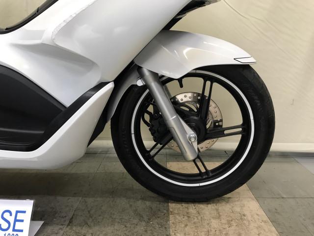 *前輪14インチディスクブレーキ装着 *前輪14インチディスクブレーキ装着