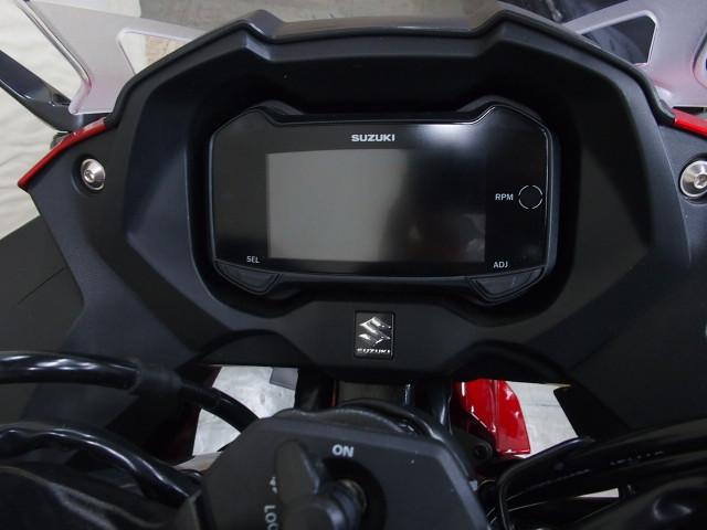 *デジタル多機能メーターで液晶部にギヤインジケーター付(何速にギヤが入ってるか表示されます) *デジタル多機能メーターで液晶部にギヤインジケーター付(何速にギヤが入ってるか表示されます)