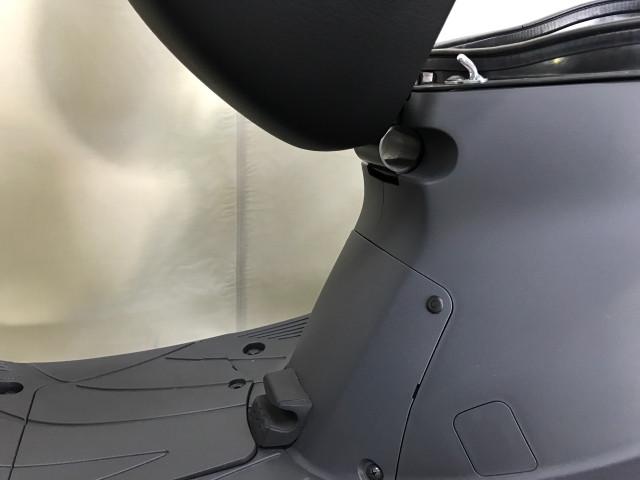*別途オプションパーツの盗難予防U字ロックを収納出来るホルダー付 *別途オプションパーツの盗難予防U字ロックを収納出来るホルダー付