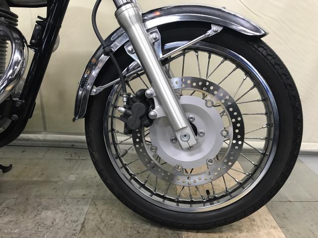 *前輪17インチタイヤでディスクブレーキ装備 *前輪17インチタイヤでディスクブレーキ装備
