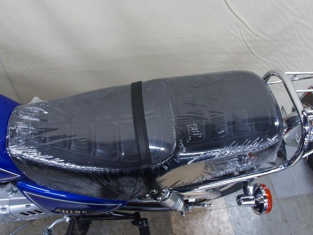 *大型シートで2人乗りも快適です *大型シートで2人乗りも快適です