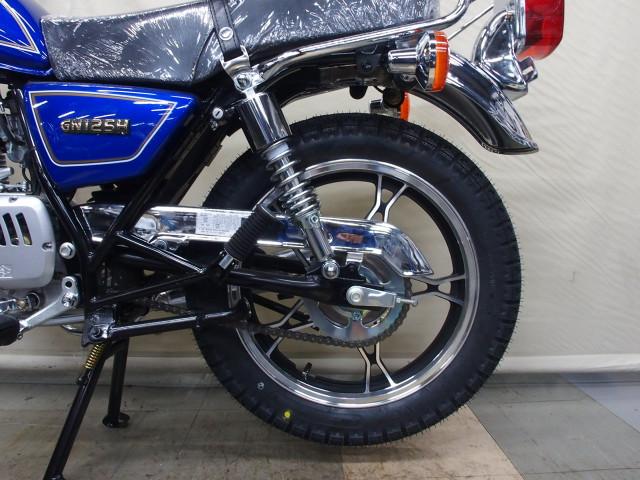 *後輪ドラムブレーキで16インチタイヤ装着 *後輪ドラムブレーキで16インチタイヤ装着