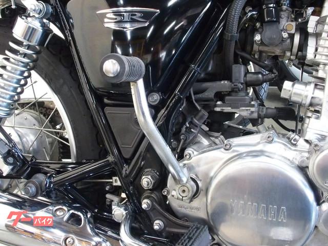 *SR400はキックレバーにて始動します *SR400はキックレバーにて始動します