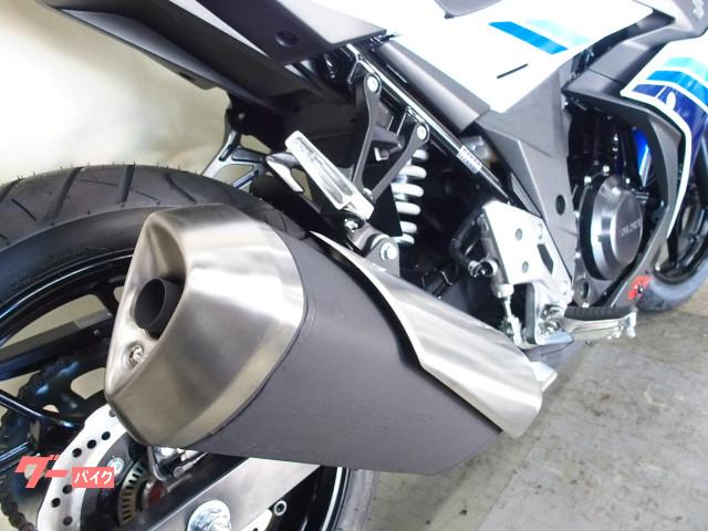 *マフラーデザインもスポーティー *マフラーデザインもスポーティー