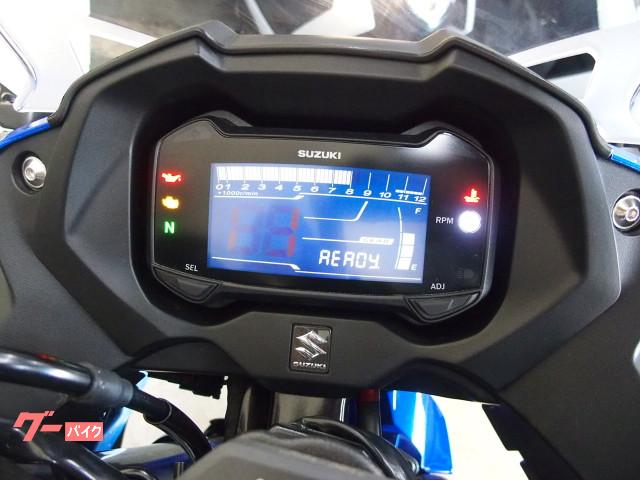 *デジタル多機能メーターで液晶部にギヤインジケーター付(何速にギヤが入ってるか表示されます) *デジタル多機能メーターで液晶部にギヤインジケーター付(何速にギヤが入ってるか表示されます)