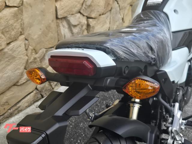 話題の新型車種の魅力を店頭で見て、触れてバイクを選んで頂けます。