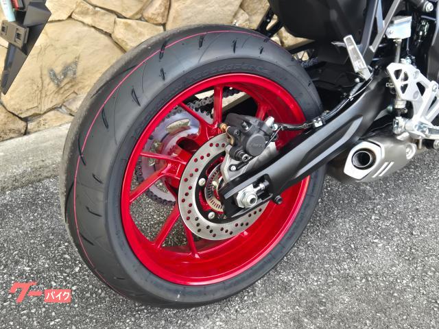 話題の新型車種の魅力を店頭で見て、触れてバイクを選んで頂けます。