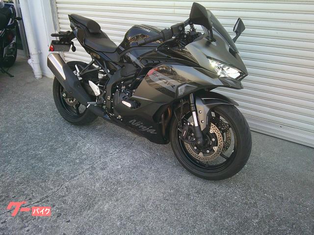 カワサキ Ninja ZX−4R SE (ガンM) 2025年 8792Km 399cc