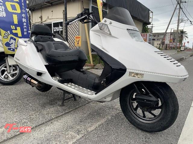 アルミステップ・社外フットブレーキ・ハンドルロック・純正センタースタンド付き・ウイングブレーキランプ アルミステップ・社外フットブレーキ・ハンドルロック・純正センタースタンド付き・ウイングブレーキランプ