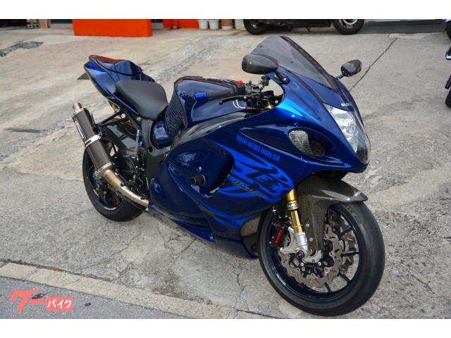 当店はスズキ現行車を中心に各メーカー新車、中古車を常時30台ラインナップ。 当店はスズキ現行車を中心に各メーカー新車、中古車を常時30台ラインナップ。