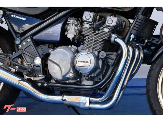 当店はスズキ現行車を中心に各メーカー新車、中古車を常時60台ラインナップ。 当店はスズキ現行車を中心に各メーカー新車、中古車を常時60台ラインナップ。