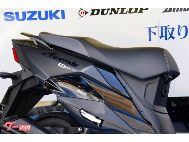 当店はスズキ現行車を中心に各メーカー新車、中古車を常時60台ラインナップ。 当店はスズキ現行車を中心に各メーカー新車、中古車を常時60台ラインナップ。