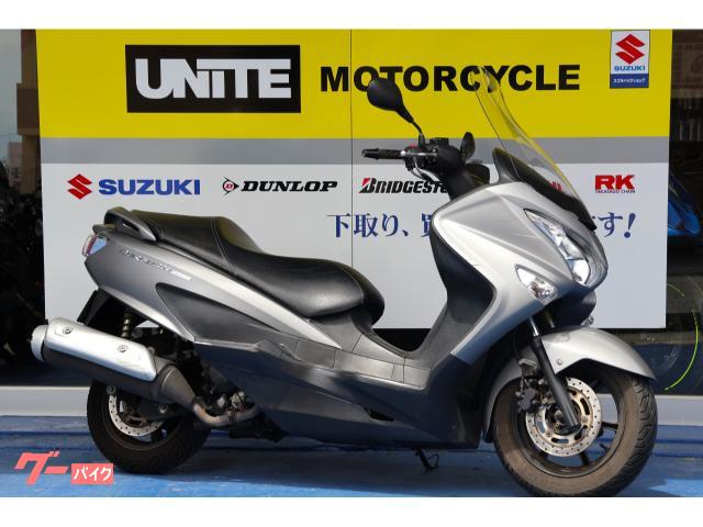 距離は走っていますが、当店で販売、メンテナンスした車両で整備履歴は全て残っています。 距離は走っていますが、当店で販売、メンテナンスした車両で整備履歴は全て残っています。
