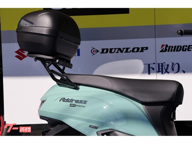 当店はスズキ現行車を中心に各メーカー新車、中古車を常時60台ラインナップ。 当店はスズキ現行車を中心に各メーカー新車、中古車を常時60台ラインナップ。
