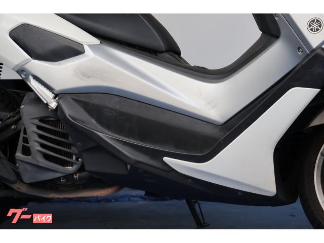 当店はスズキ現行車を中心に各メーカー新車、中古車を常時６０台ラインナップ。