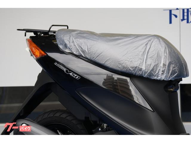 当店はスズキ現行車を中心に各メーカー新車、中古車を常時60台ラインナップ。 当店はスズキ現行車を中心に各メーカー新車、中古車を常時60台ラインナップ。