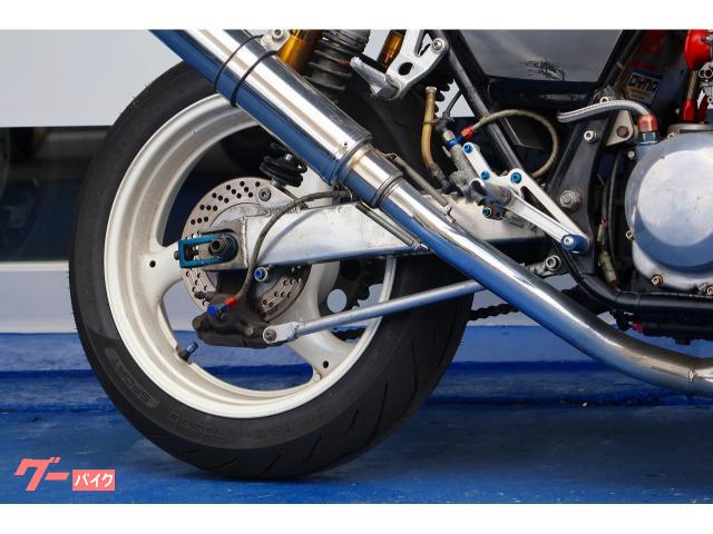 ２５０ｃｃ以上のバイク、時には旧車、カスタム車まで様々なバイクを取り扱っております。