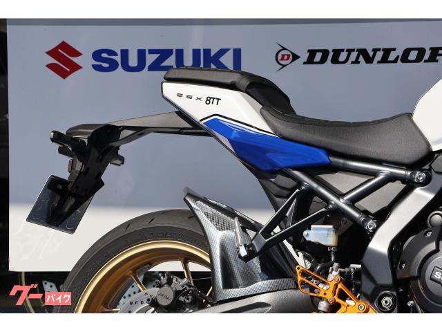 当店はスズキ現行車を中心に各メーカー新車、中古車を常時６０台ラインナップ。