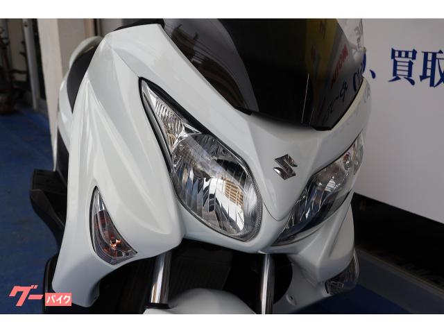 当店はスズキ現行車を中心に各メーカー新車、中古車を常時60台ラインナップ。 当店はスズキ現行車を中心に各メーカー新車、中古車を常時60台ラインナップ。