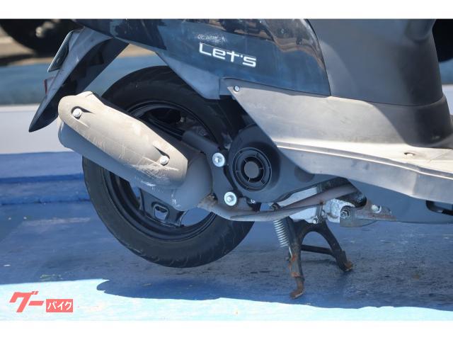当店はスズキ現行車を中心に各メーカー新車、中古車を常時６０台ラインナップ。
