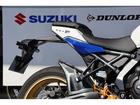 当店はスズキ現行車を中心に各メーカー新車、中古車を常時６０台ラインナップ。