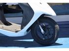 当店はスズキ現行車を中心に各メーカー新車、中古車を常時６０台ラインナップ。