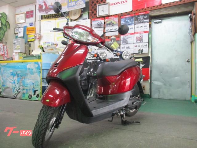 AF79,現行モデルの日本製TACT,赤。水冷4ストロークエンジン AF79,現行モデルの日本製TACT,赤。水冷4ストロークエンジン
