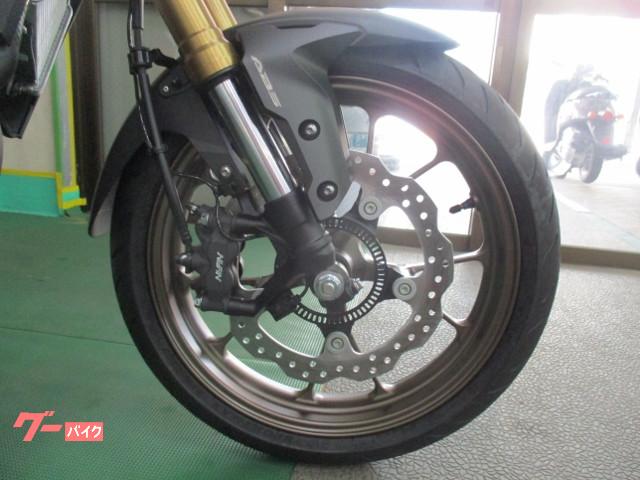 ABSを標準装備。 ABSを標準装備。