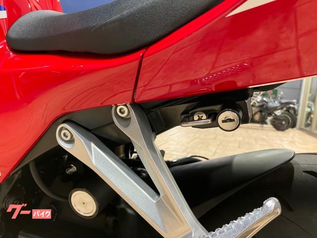 ヘルメットホルダー付き！