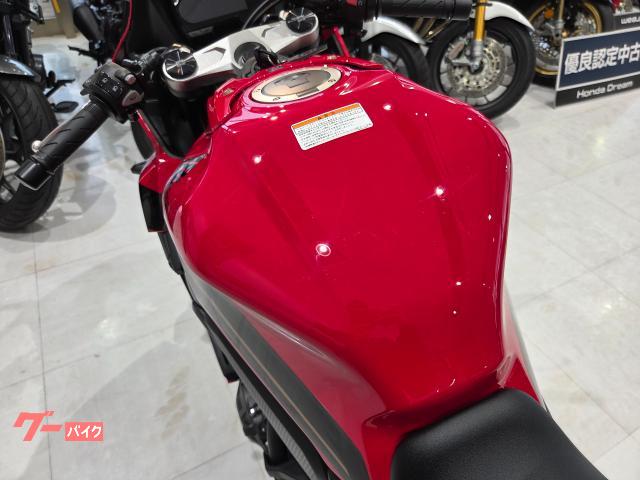 優良認定中古車です。６か月又は１０，０００ｋｍの保証書が交付されます。
