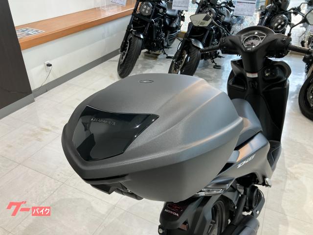 車体のキーで開閉できる純正ＢＯＸ付き！！