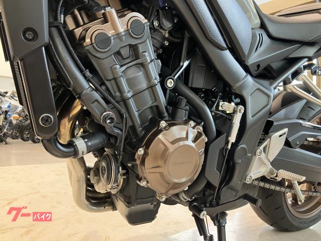 優良認定中古車です。６か月又は１０，０００ｋｍの保証書が交付されます。