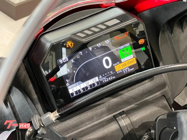 認定中古車は１２５ＣＣ以上の車両には３か月または３０００Ｋｍの保証が付いております。