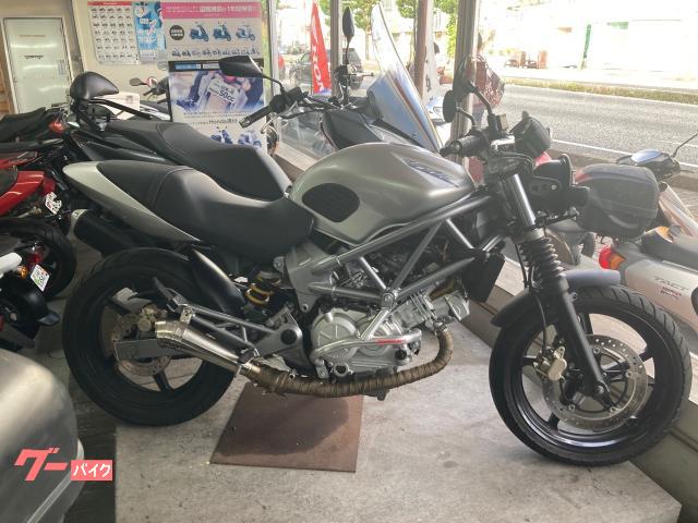 ホンダ　ＶＴＲ２５０　ＭＣ３３型　社外マフラー　エンジンガード　社外ウインカー　社外ヘッドライト