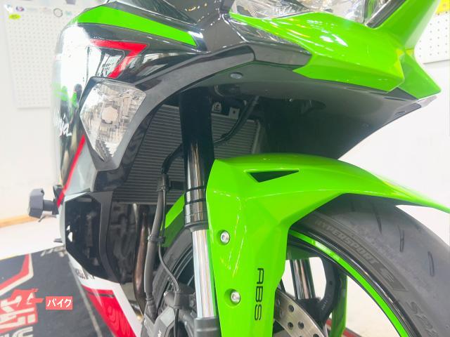 カワサキ Ninja ZX−25R 2022年 7661Km 249cc 自賠責保険