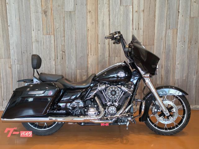 ＨＡＲＬＥＹ−ＤＡＶＩＤＳＯＮ ＦＬＨＸＳ　ストリートグライドスペシャル　ハンドル　マフラー　フロアボード　シーシーバー