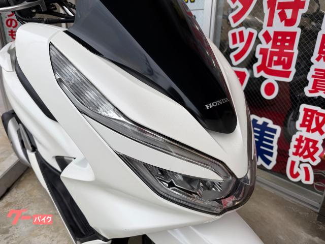 ホンダ PCX (ホワイトM) 2018年 3578Km 124cc 自賠責保険無し 支払