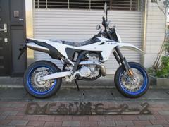 スズキ　ＤＲ−Ｚ４ＳＭ