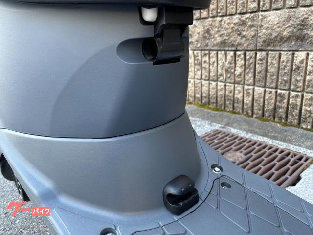 スズキ レッツ4 2012年モデル 新品社外レッグシールド＆フロアー