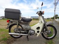 ホンダ　スーパーカブ９０カスタム　リアＢＯＸ　ムーンストーンシルバーＭ