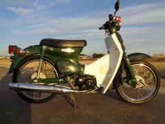 ホンダ　スーパーカブ５０　ＦＩ　２００８年モデル　社外バナナシート　濃緑