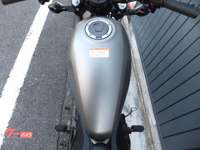 [美品] レブル250 ガソリンタンク マットアーマードシルバーメタリック ホンダ レブル250 マットアーマードシルバーメタリック｜（株