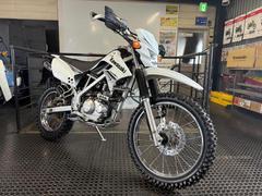 カワサキ　ＫＬＸ１２５　レバーガード装備