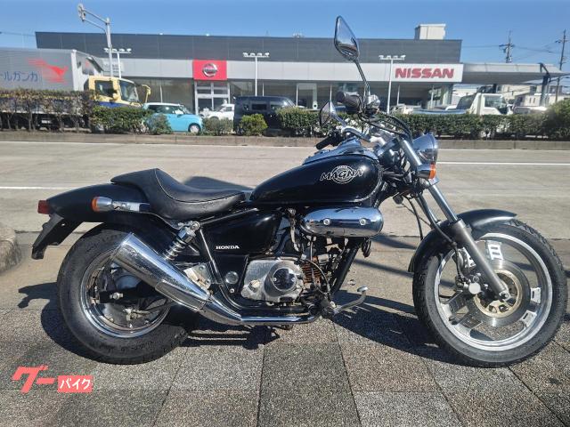 ＭＡＧＮＡ　ＦＩＦＴＹ　２００１年モデル　フルノーマル　前後タイヤ新品