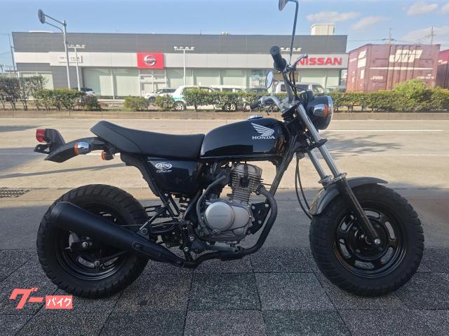Ａｐｅ　２００９年　最終モデル　５桁メーター　タンク　シート新品　　ダウンフェンダー付き