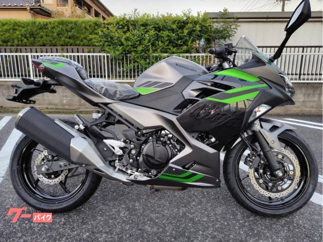 Ｎｉｎｊａ　４００　２０２６年式モデル　ヘルメットホルダー標準装備