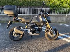 ホンダ　グロム　トップＢＯＸ　スモークスクリーン　ヘルメットロック　ＵＳＢ１口　左右レバー変更