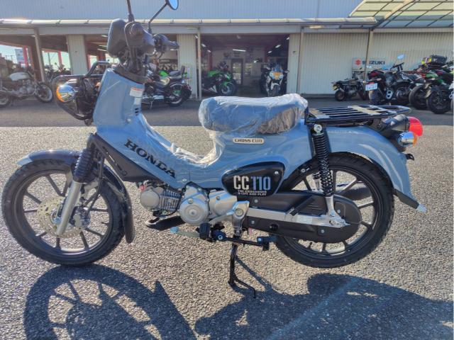 ホンダ クロスカブ110 ボニーブルー 17インチセミブロックタイヤ