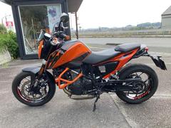 ＫＴＭ　６９０デューク　車検２年付き　タイヤ前後新品　バッテリー新品　ローダウン仕様　アクラポビッチサイレンサー付き